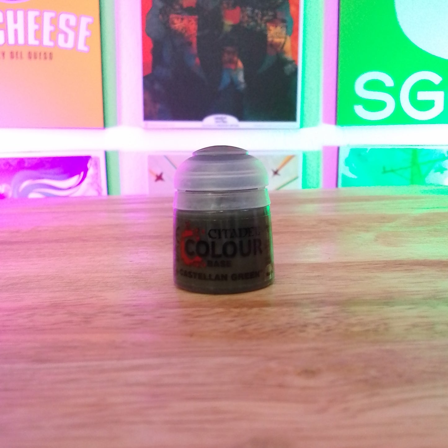 Base: CASTELLAN GREEN