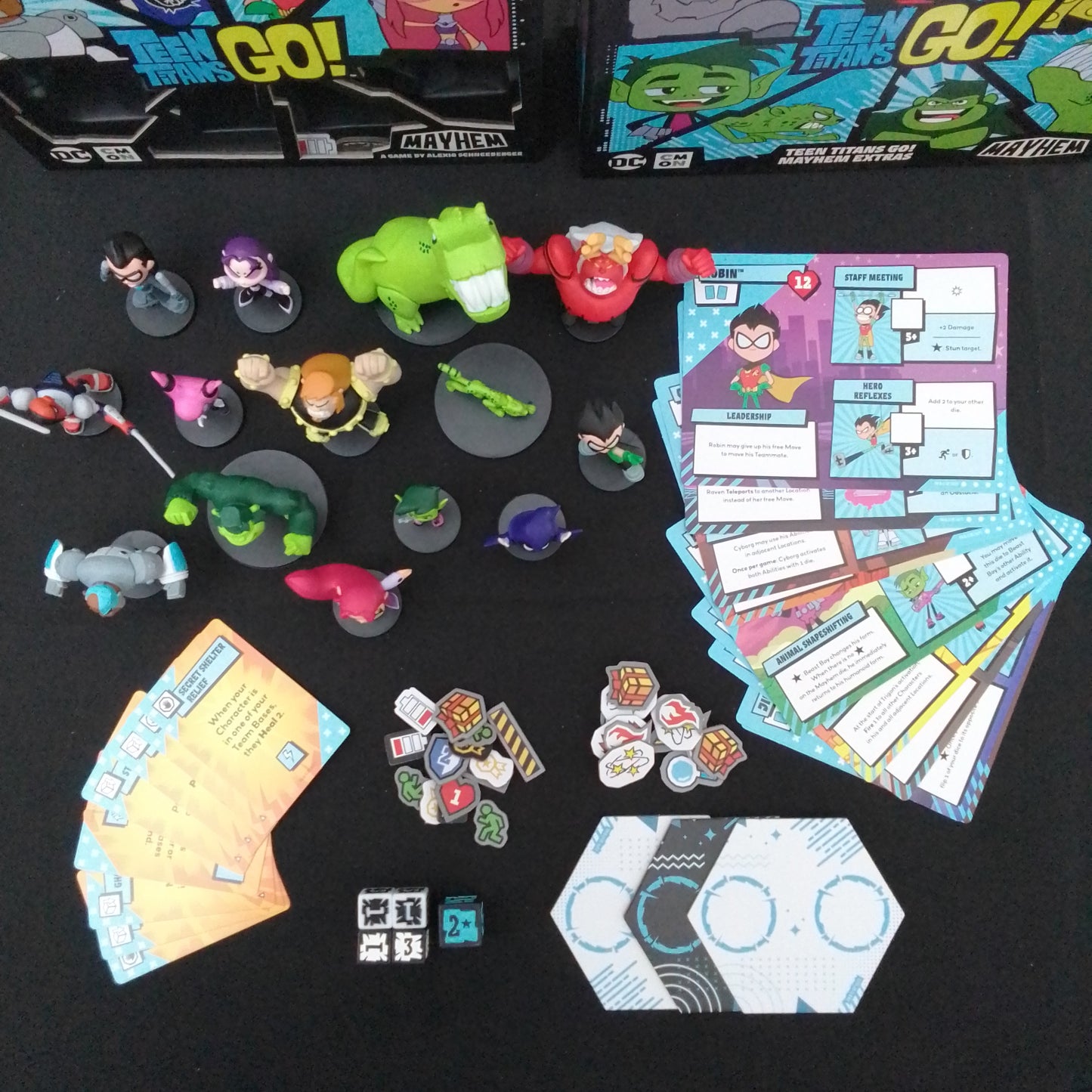 B2G - Teen Titans Go! Mayhem, extras & figure pack - para alquilar