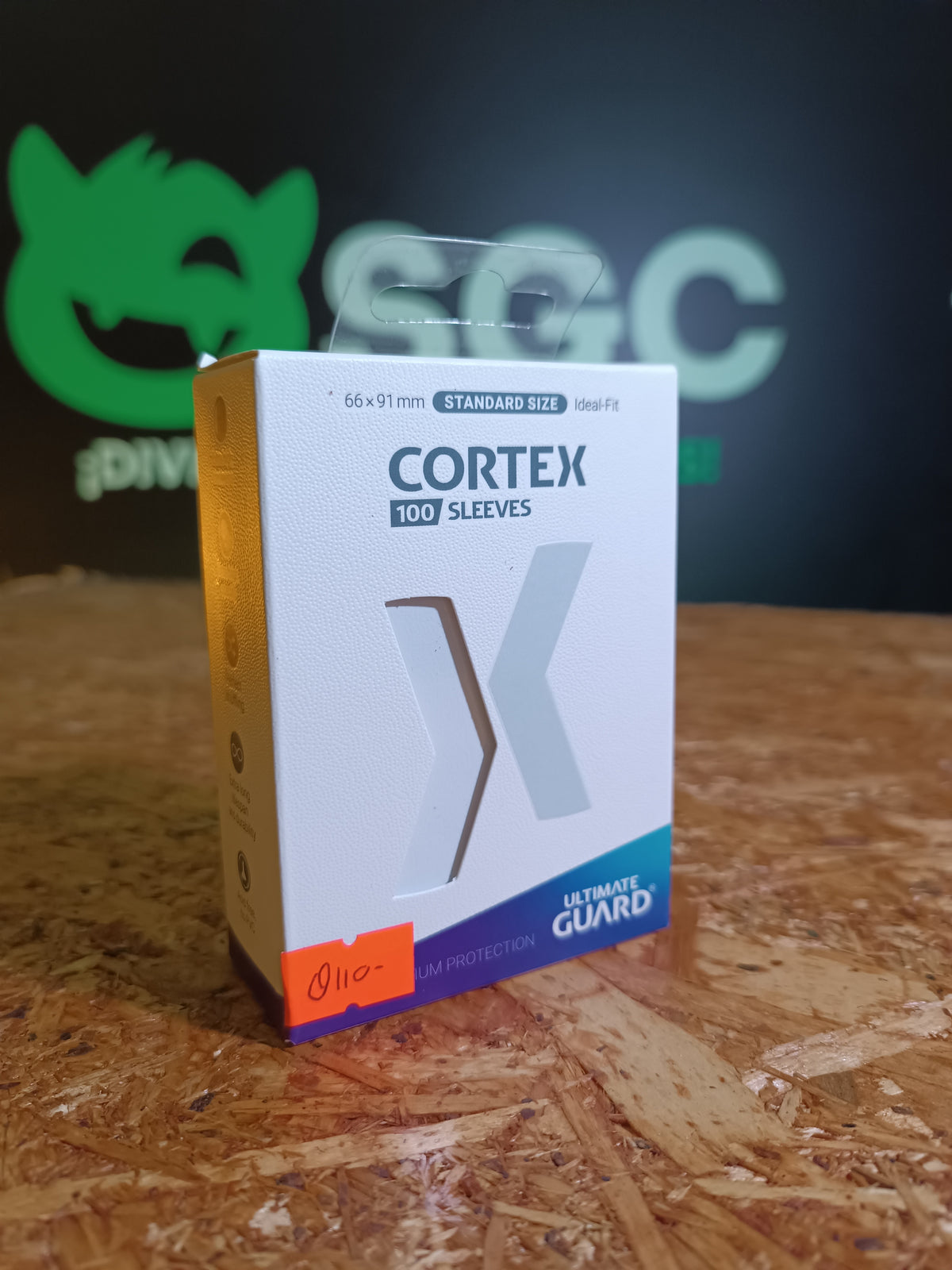 Card Sleeves:Cortex Standard Size-Glossy White (100 ct.)