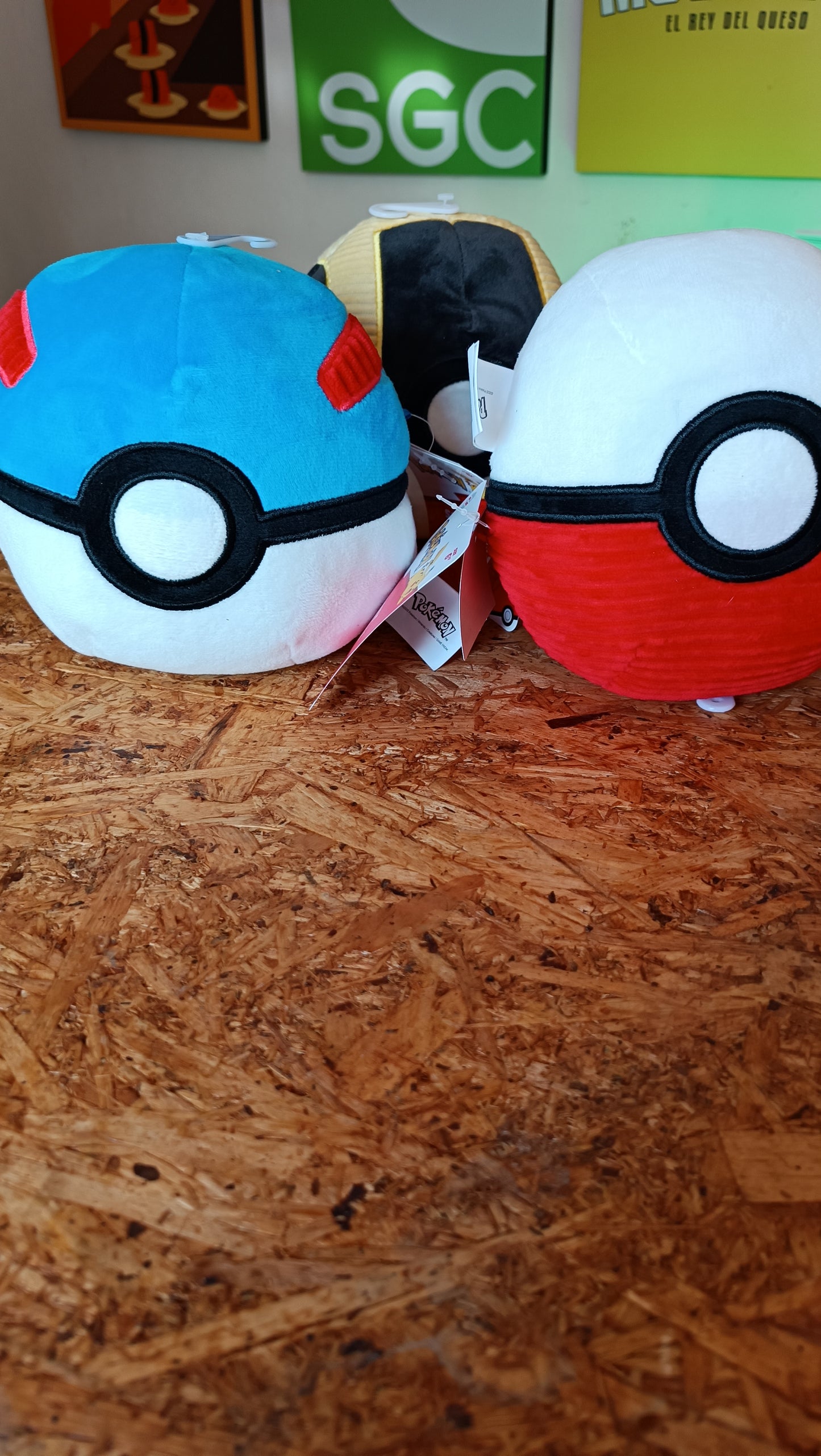 JPT - POKEMON PLUSH 6" POKE BALLS SQUEAKY
