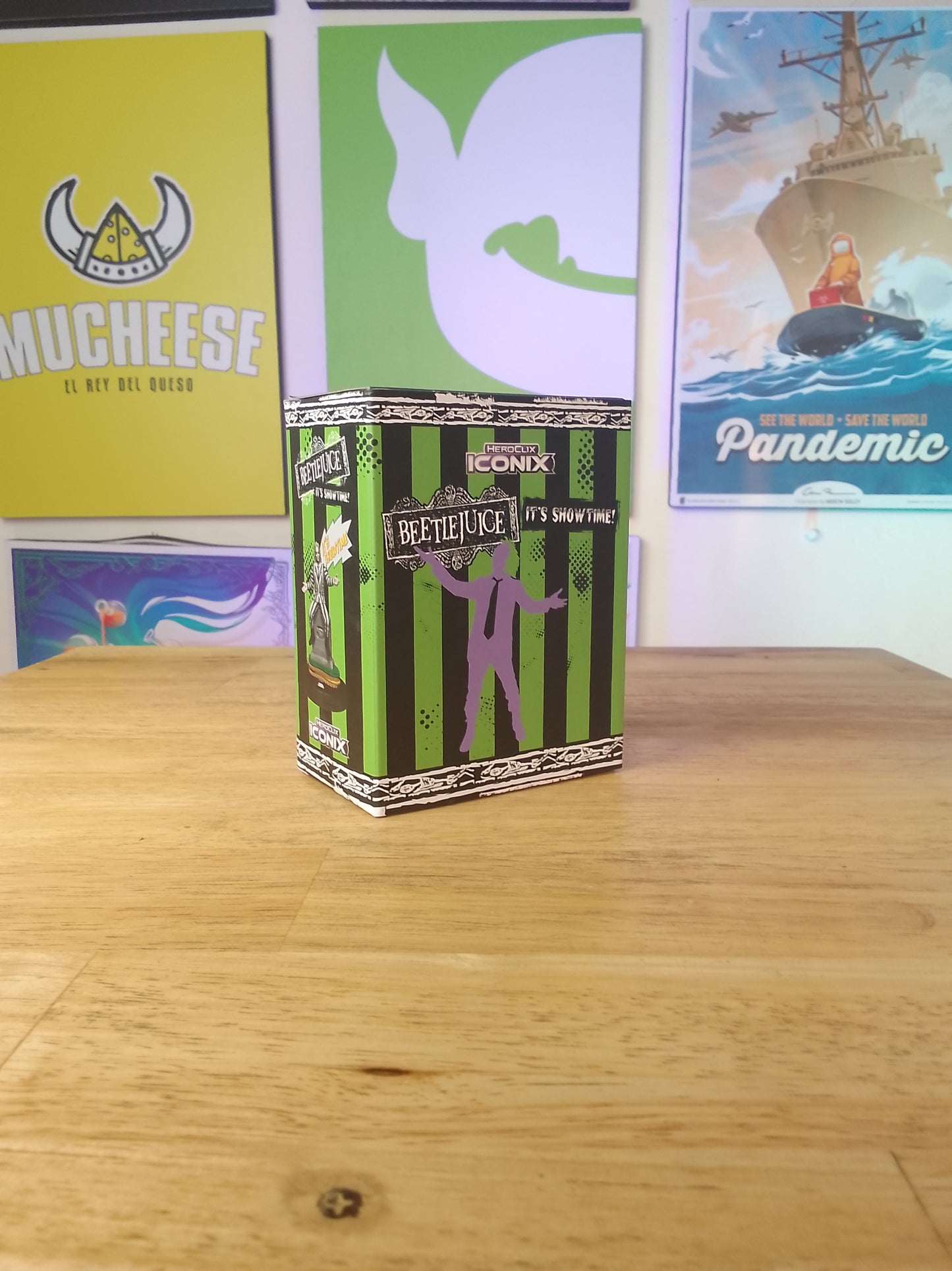 HeroClix Iconix: WB- Beetlejuice: It's Showtime
