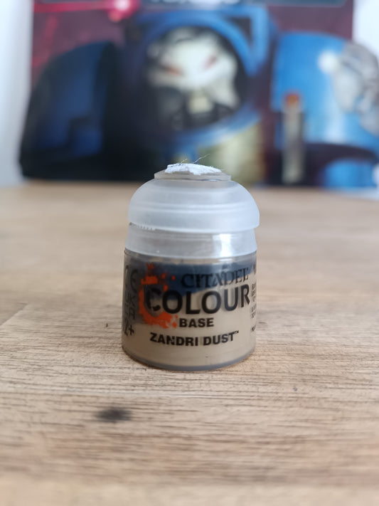 Base ZANDRI DUST